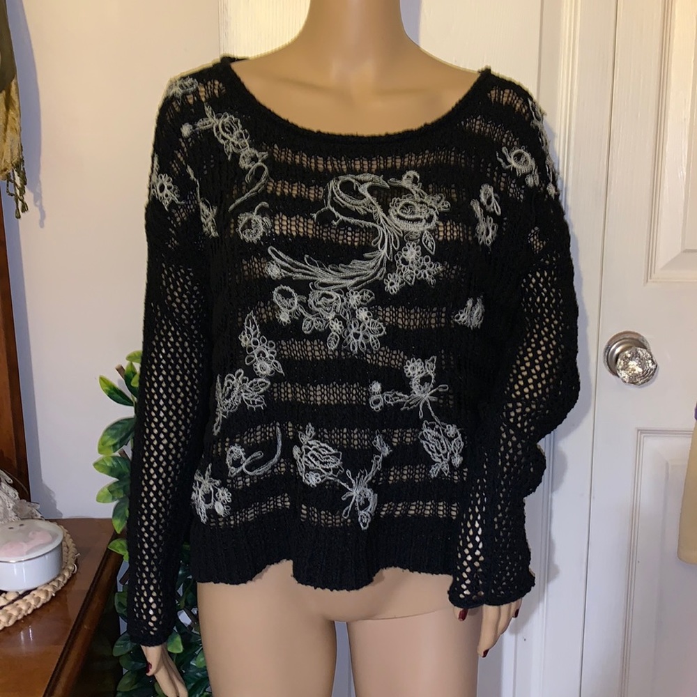 Free People slouchy oversized sweater black knit & crochet sleeves XS